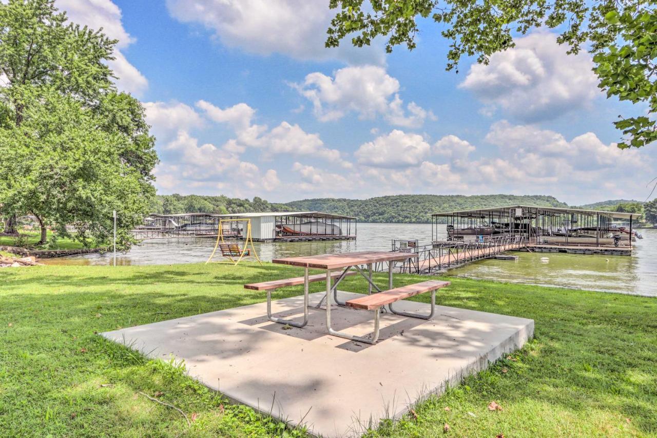 Cheerful Camdenton Cottage Steps To Lake! Exterior photo